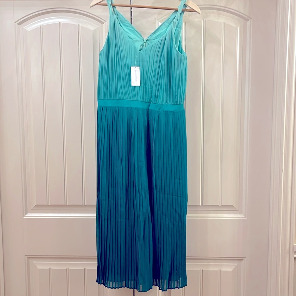 Vintage pleaded two tone green dress from Banana Republic.  Size 10 with tags